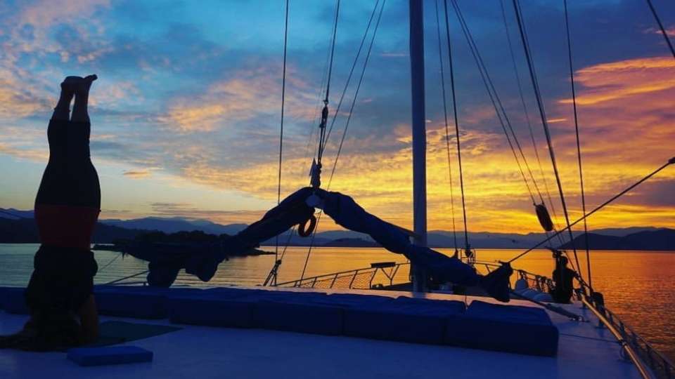 10 Yoga Cruise