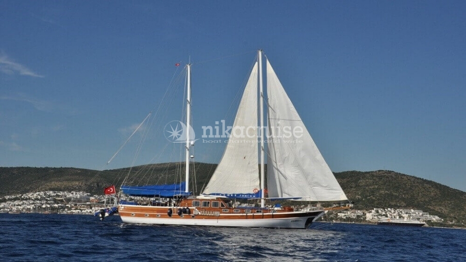 3776 YACHT CEMRE JUNIOR Comfort Yacht