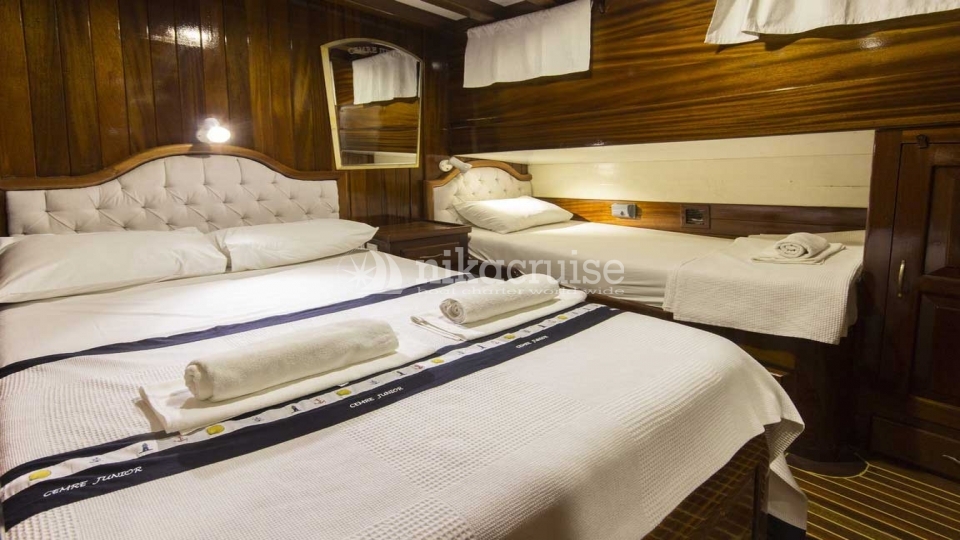 4296 YACHT CEMRE JUNIOR Comfort Yacht
