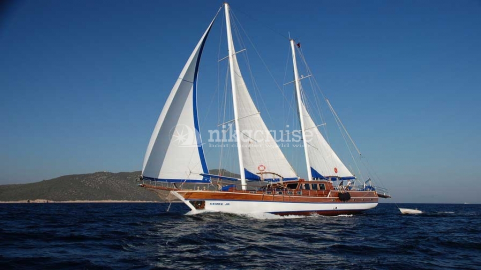 4306 YACHT CEMRE JUNIOR Comfort Yacht