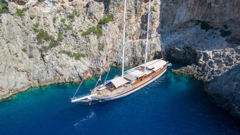 650 YACHT FORTUNA 2 Deluxe Yacht