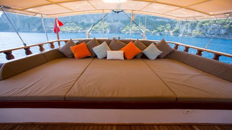 633 YACHT FORTUNA 2 Deluxe Yacht