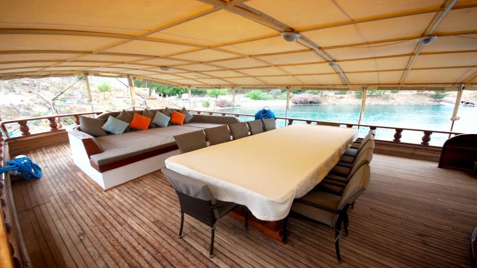 651 YACHT FORTUNA 2 Deluxe Yacht
