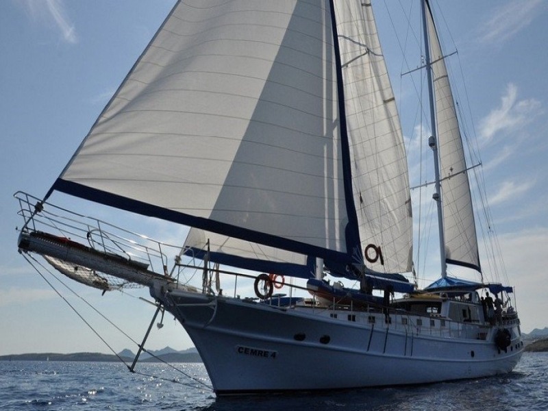 YACHT CEMRE 4