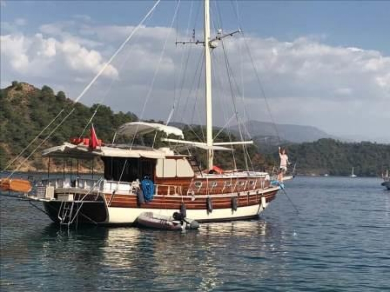 YACHT UMBA